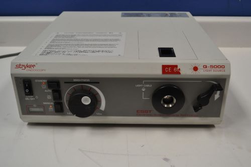 STRYKER 220-180-000 STRYKER Q-5000 LIGHT SOURCE 00I008334 3C