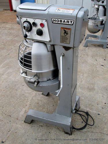 HOBART 30QT DOUGH MIXER  W/ GUARD 1 bowl &amp; 1 attachment,30 QT D300 W/TIMER