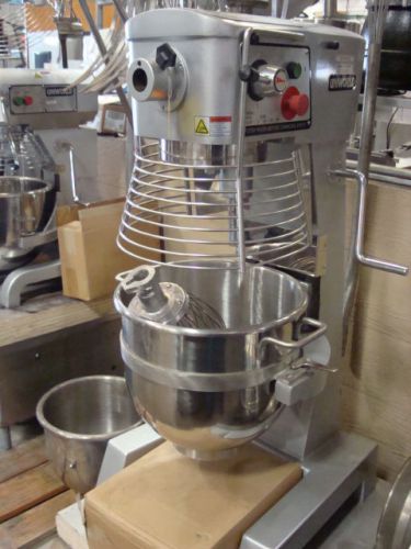 UNIWORLD SM-30 DOUGH MIXER W/TOOLS and GUARD