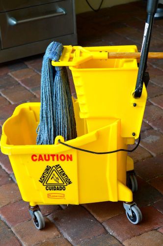 Rubbermaid Bucket Wringer Mop Bucket Yellow Commercial Comb plus Wood stick