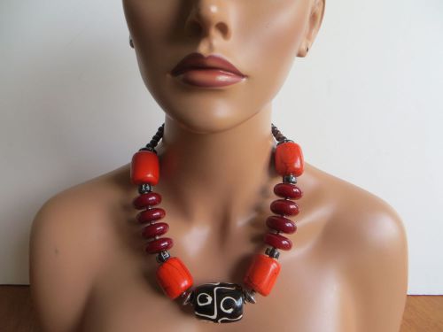 Ethnic Tibetan Amber Resin Tribal Necklace - Cherry