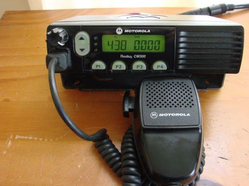 Motorola cm300 uhf 438 - 470 mhz 50 watts for sale