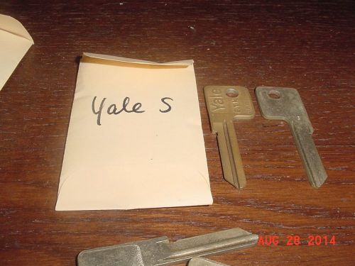 7 VINTAGE KEY BLANKS Original YALE  &#034; S &#034; LOCKSMITH NOS Uncut square round