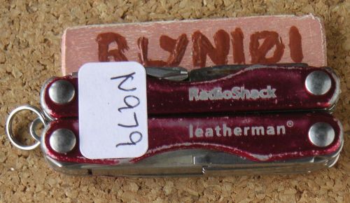 SQUIRT E4 Radio Shack by Leatherman Pocket Multitool (Used) N979