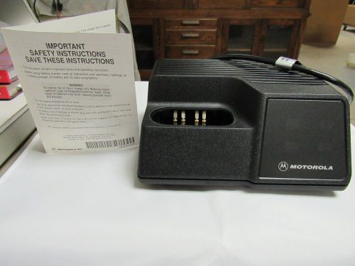 MOTOROLA NTN4734A Battery Charger