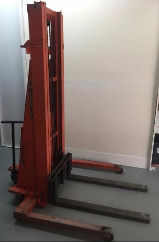 PRESTO HYDRAULIC LIFT TRUCK *model PSTA-2127* *BRAND-NEW BATTERY*  2000 LB CAP.