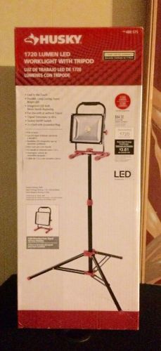 Husky 5 ft. 1720 Lumen Led Work Light with Tripod - 480575