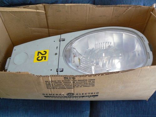 GE Lighting M-400 Luminaire with PE Receptacle Min 90 Deg C Supply Wire 400 W CB