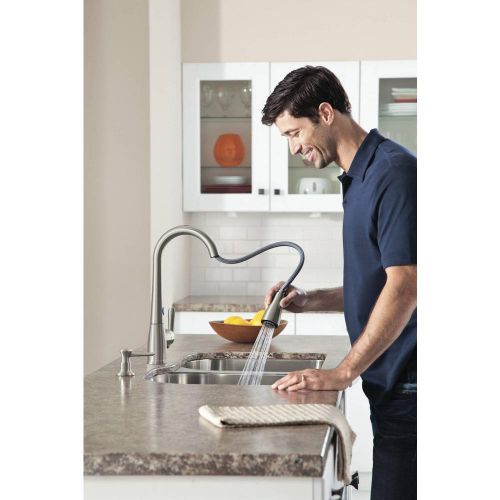 MOEN HAYSFIELD SINGLE-HANDLE PULL-DOWN SPRAYER KITCHEN FAUCET 87350ESRS