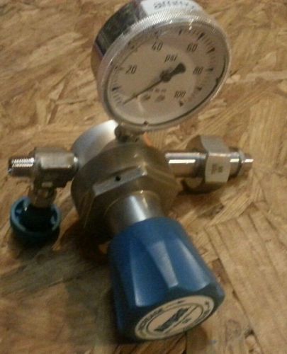 AIRGAS Y11-C520C Gas Regulator