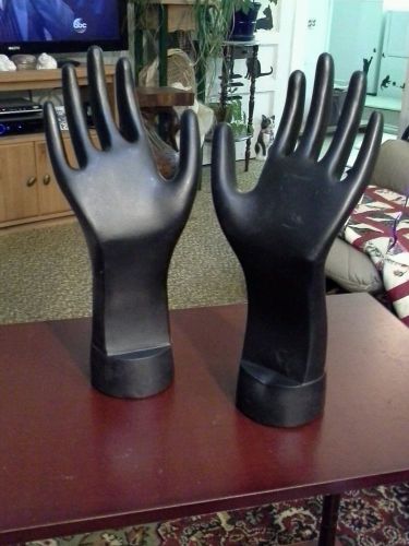 MANNEQUIN HANDS       PAIR OF BLACK DISPLAY  HANDS