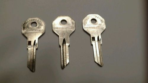 3 Briggs and stratton key blanks. Motorcycle keys 75102 / 14