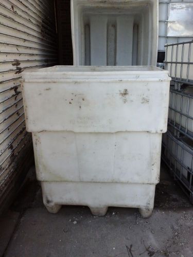 Used Large plastic bins