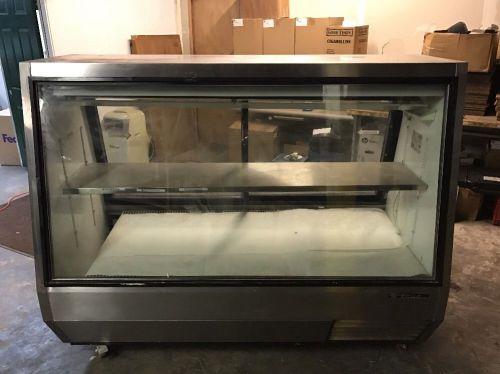 True tdbd-72-2 72&#034; two door double duty refrigerted deli case for sale