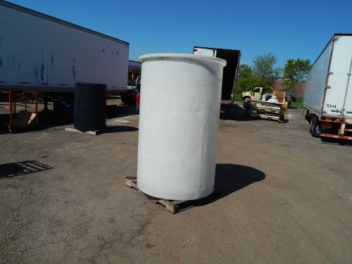 Chem-Tainer 550 gallon open top flat bottom cylindrical tank