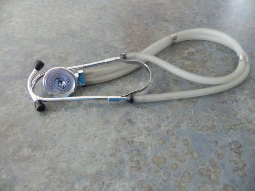 PRESTIGE MEDICAL STETHOSCOPE - 29&#034;L - NO RESERVE - LOW STARTING BID !