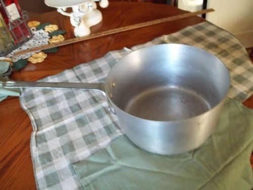 WEAR-EVER 8 1/2 QUART ALUMINUM COMMERCIAL SAUCEPAN / POT #434-8-1/2