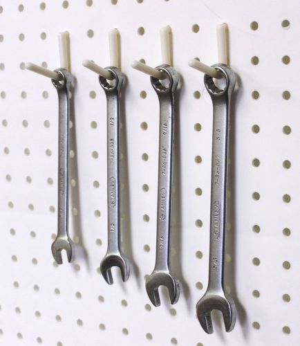 White Pegboard Locking Hooks. 25 L Peg Hooks F