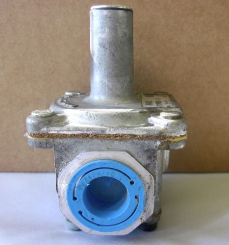 Maxitrol R400 1/2&#034;  Gas Regulator New