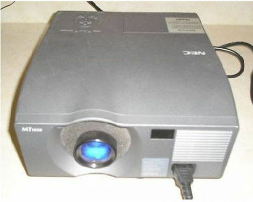 NEC MultiSync MT1050 LCD Projector