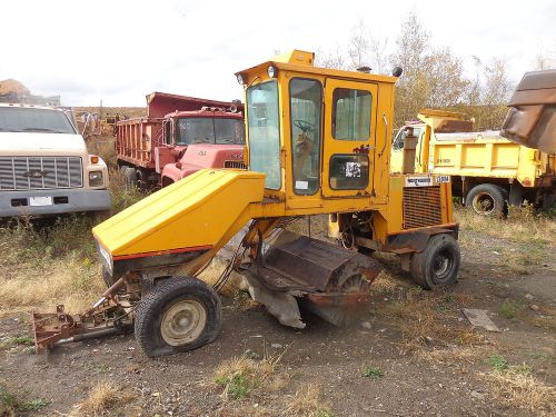 Waldon SweepMaster Sweeper Broom NICE RUNS EXC. CUMMINS DSL LOW USE Site Broom