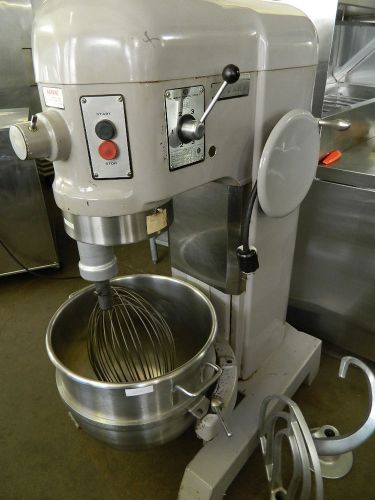 HOBART H600 MIXER 60QT PIZZA DOUGH WITH/ S/S BOWL, HOOK, PADDLE AND WHIP