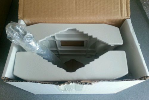 New Axis T95A67 Pole Bracket 5010-671