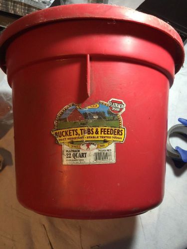 Lot of 4 Little Giant Flat-Back Dura-Flex Plastic Bucket, 22-Quart Preowned RED