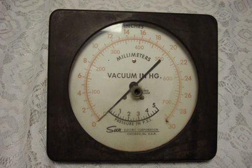 Steampunk . Industrial . Gauge . Sun Electric . Vacuum in Hg . Pressure PSI .