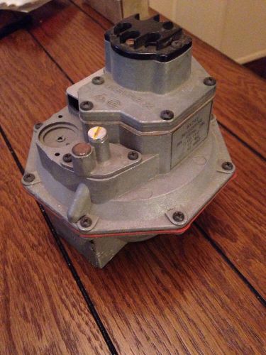 Used Essex SX243 110800-540 24V Gas Valve