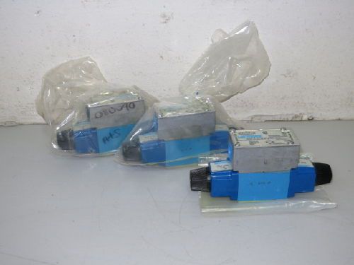 3 VICKERS DG4V-3-2C-M-W-B-40-S324 HYDRAULIC DIRECTIONAL VALVE