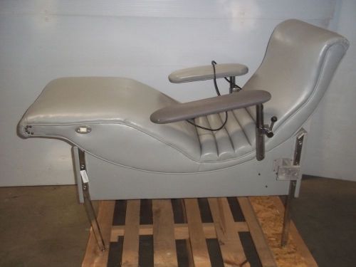 BIOENGINEERING CHAIR 6131-BGWA ELECTRIC ADJ BLOOD MEDICAL TATTOO PROCEDURE CHAIR