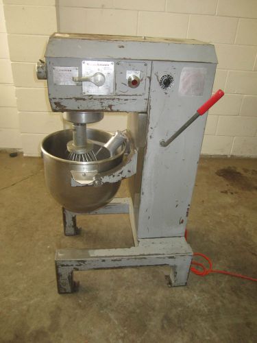 Vulcan Automix 30 Quart Dough Mixer w/ SS Bowl, Wire Whip, Paddle FM-30T