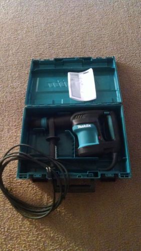 Makita HM0870C Demolition Hammer