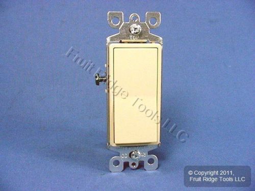 Leviton Ivory 3-Way Decora Quiet Rocker Wall Light Switch 15A 125V Bulk 5603-2I