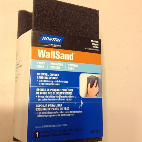 Corner sanding sponge