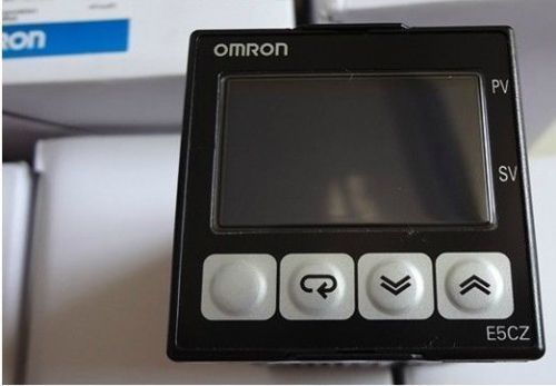 New Omron Temperature Controller E5CZ-R2MTD E5CZR2MTD 24VAC/ DC