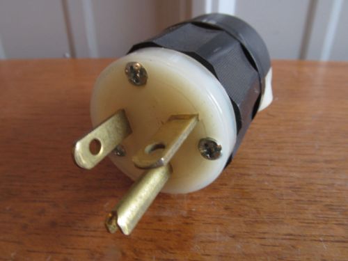 LEVITON 5366-C NEMA 5-20 PLUG Cord End #5366-C (AM-17)