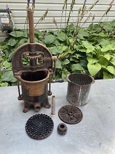 Vtg 2070 Enterprise Mfg Cast Iron Quart Sausage Stuffer Fruit Press Machine