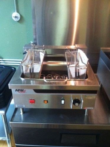 APW Wyott EF-30 Deep Fryer