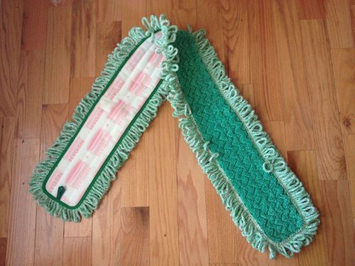 Rubbermaid Commercial Q449 HYGEN™ 48&#034; Microfiber Green Dust Mop with Fringe