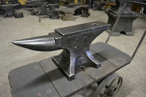 NEAR MINT 125 lb. SWEDISH SISCO SOLID CAST STEEL BLACKSMITH ANVIL FORGE IRON