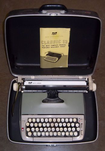 Smith-Corona Classic 12 Typewriter w/ case