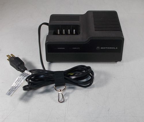 Motorola NTN4633C charger for MT1000, P200, HT600, MTX810, MTX900 Radio Walkie