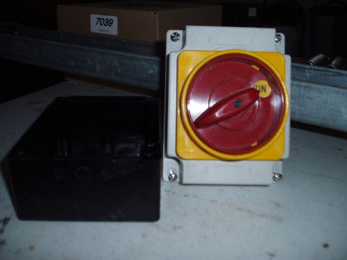 DISCONNECT 3 PHASE 600 VOLT 4 POLE 40 AMP