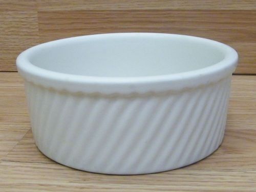 Tuxton 06 - Large Off White Ramekin / Souffle Bowl 6&#034; Around 2 1/2&#034; Tall *READ*