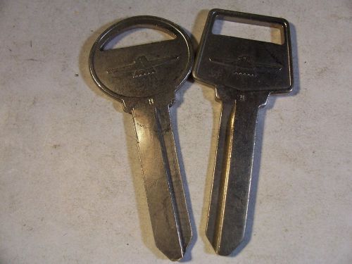 1 SET  NOS  FORD THUNBERBIRD    1970  KEY BLANK  UNCUT   LOCKSMITH