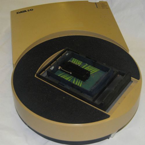 Data I/O 2900 Universal Programmer