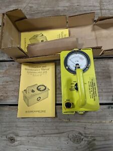 VICTOREEN INSTRUMENT CDV-715 MODEL 1A CIVIL DEFENSE RADIATION DETECTOR