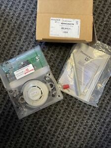 NEW WITH BOX Silent Knight Addressable duct smoke detector Honeywell SD505-DUCTR